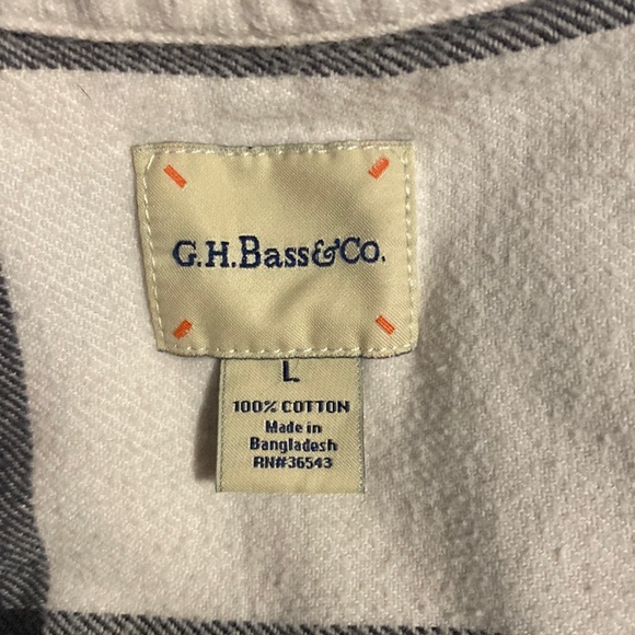 Gh bass white& black window pane check flannel. Womens us size large. - Picture 4 of 6